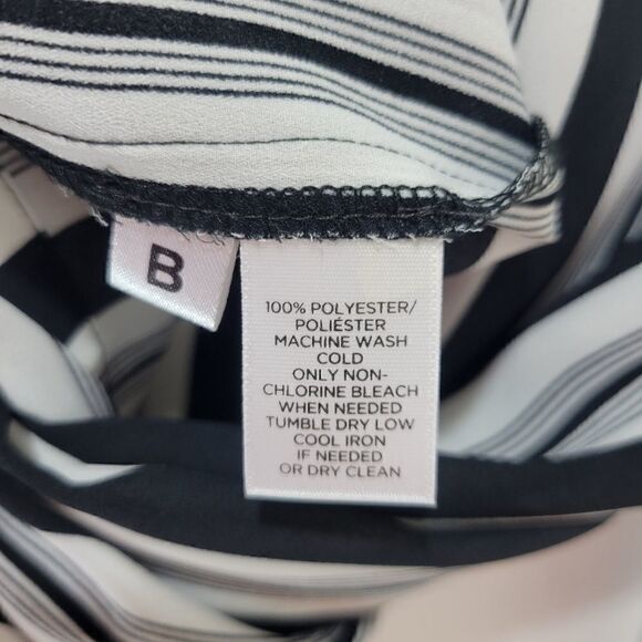 LOFTāFlaredāBellāSleevesĀ Blouseāināblackāandāwhiteāstripes. - Picture 6 of 7